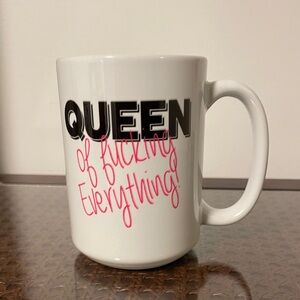 NWOT Queen mug
